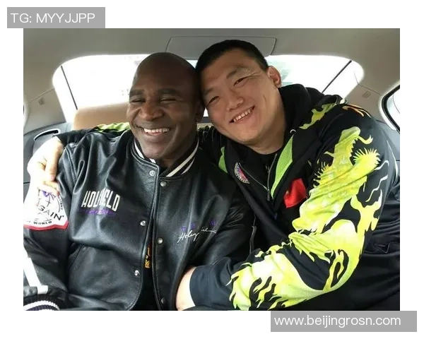 霍利菲尔德与张君龙的巅峰对决谁将成为拳击界的新传奇